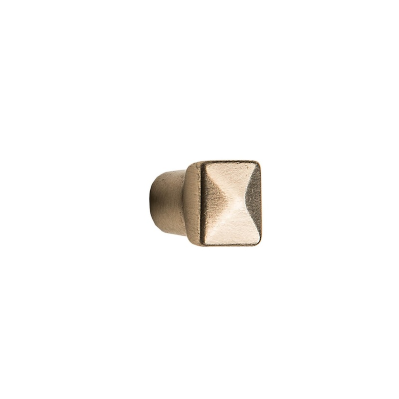 SQUARE CABINET KNOB CK230 1 5/8 HX534500385